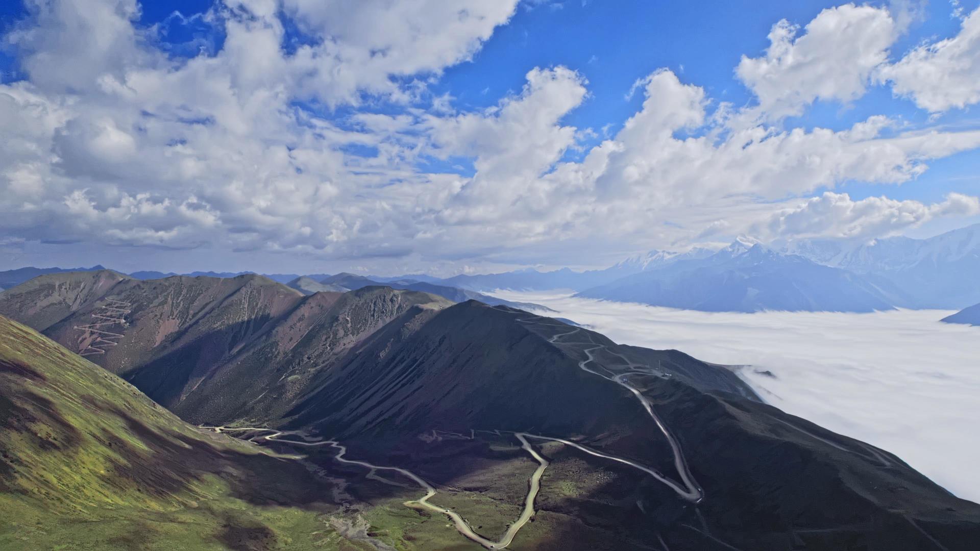 四川甘孜山区4K大气航拍天气晴朗视频的预览图