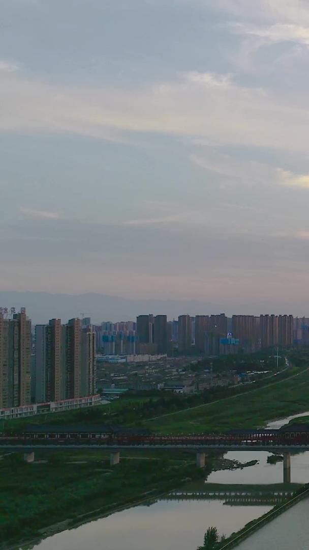 咸阳渭河日落航拍视频的预览图