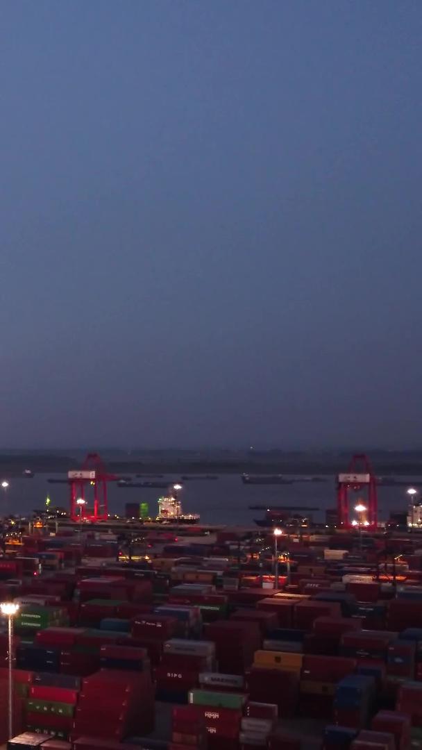 南京龙潭港口航拍视频的预览图