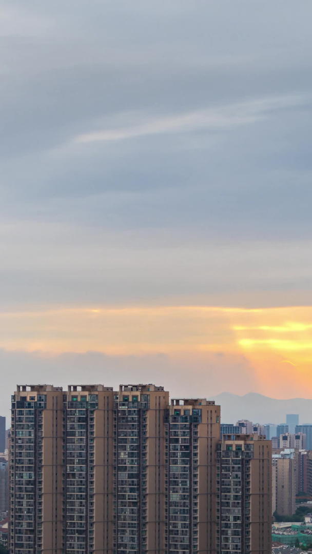耶稣光南京城市的日落视频的预览图