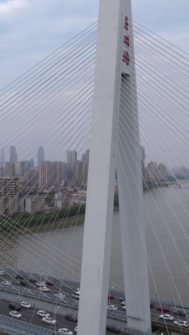 航拍城市桥梁道路交通江景车流街景素材视频的预览图