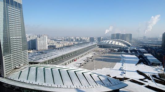 4k哈尔滨国际会展心中体育场多镜头视频的预览图