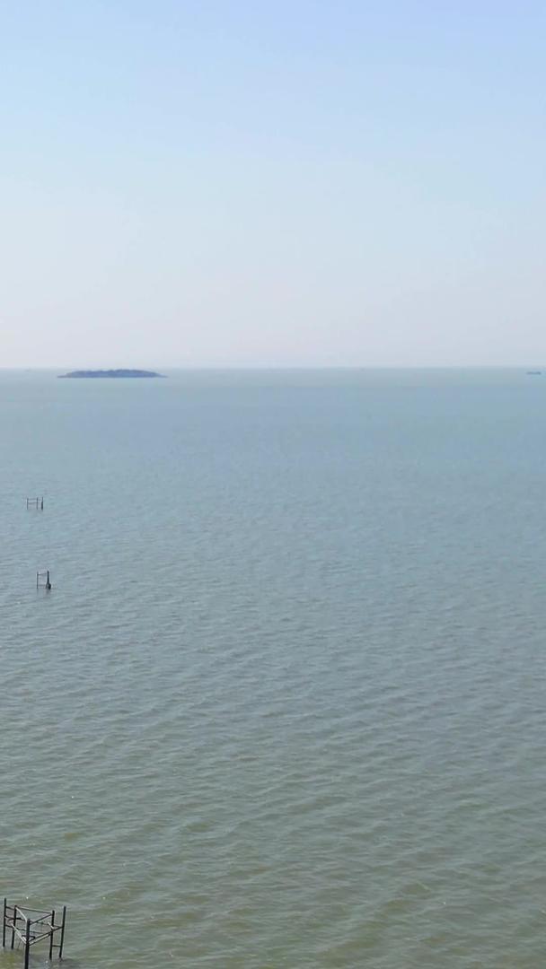 太湖上的复古帆船航拍视频的预览图