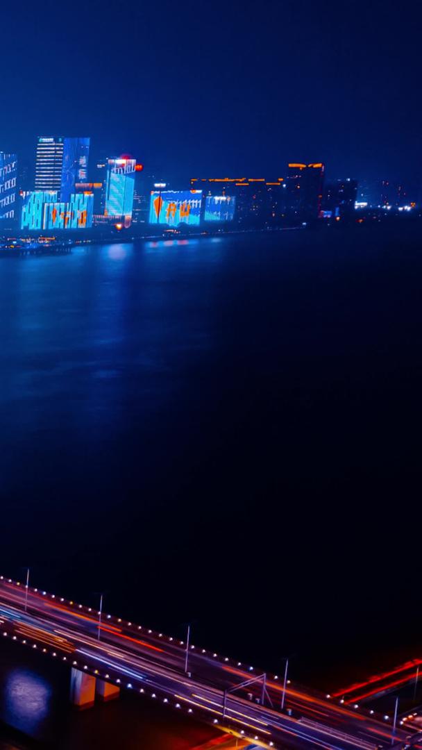 航拍延迟杭州CBD城市灯光秀夜景视频的预览图
