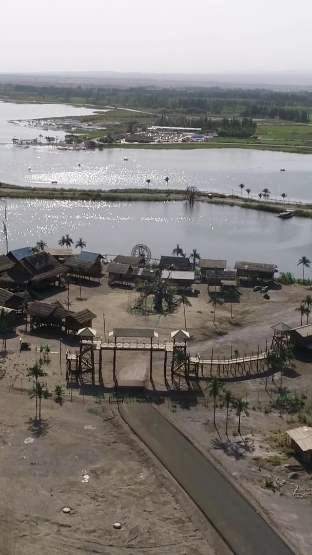 热带村庄航拍皇宫湖景区视频的预览图
