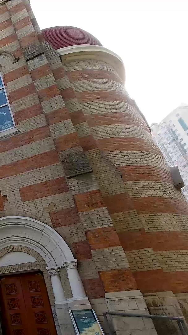 延时摄影的天津西开教堂景区视频的预览图