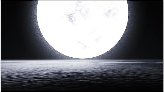 月光下的湖面视频的预览图