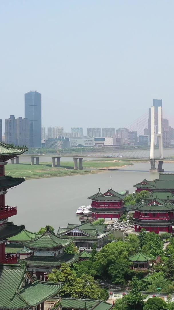 南昌滕王阁古建筑及南昌城市风光视频的预览图