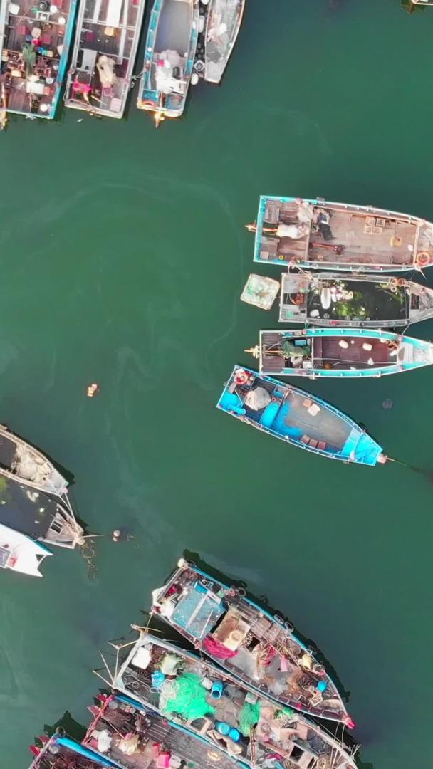大连地标渔人码头渔船航拍视频的预览图