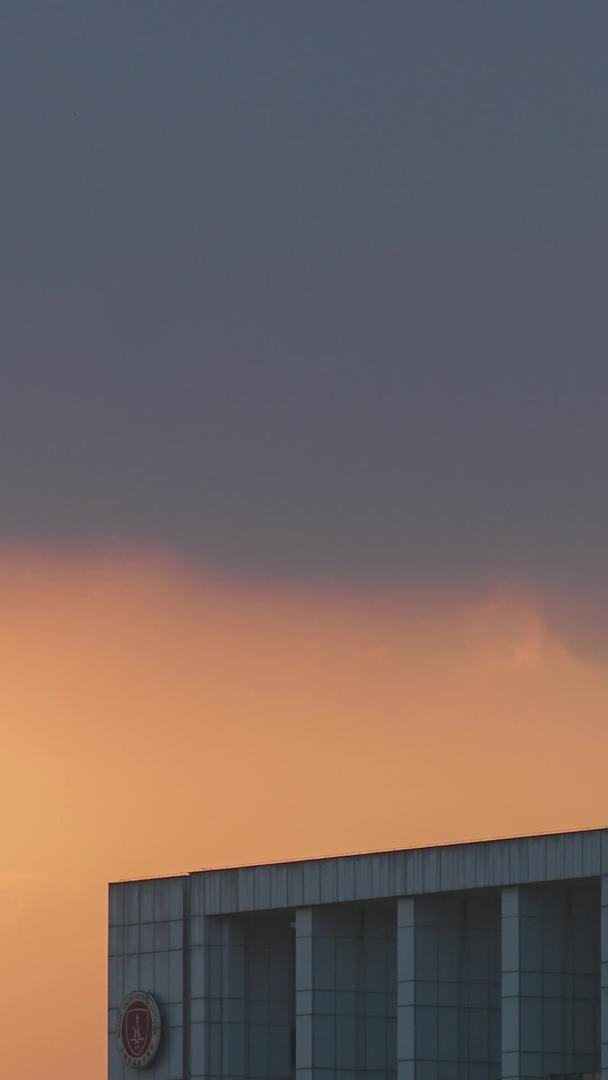 延迟摄影城市夕阳日落天空云海火烧云素材视频的预览图