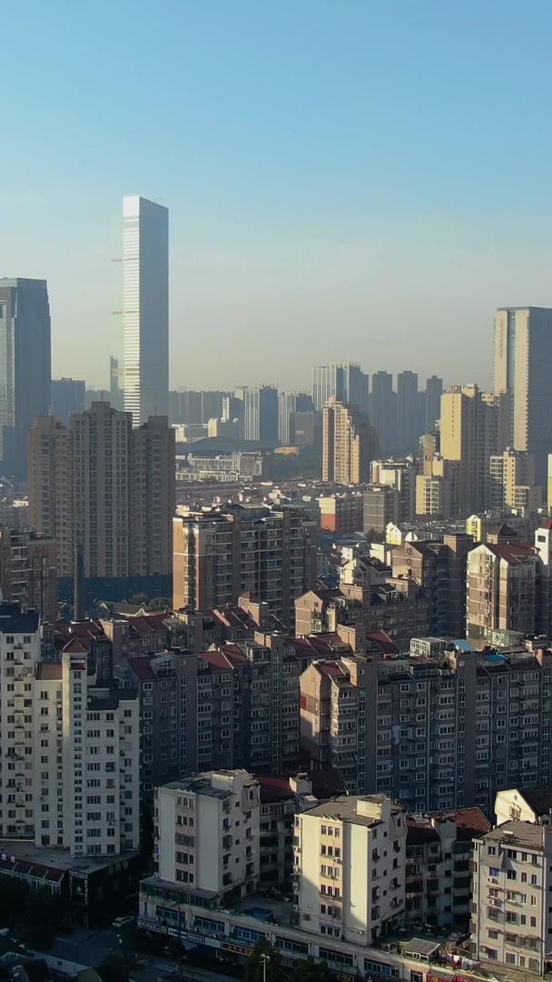 无锡密集的航拍楼宇城市建筑视频视频的预览图
