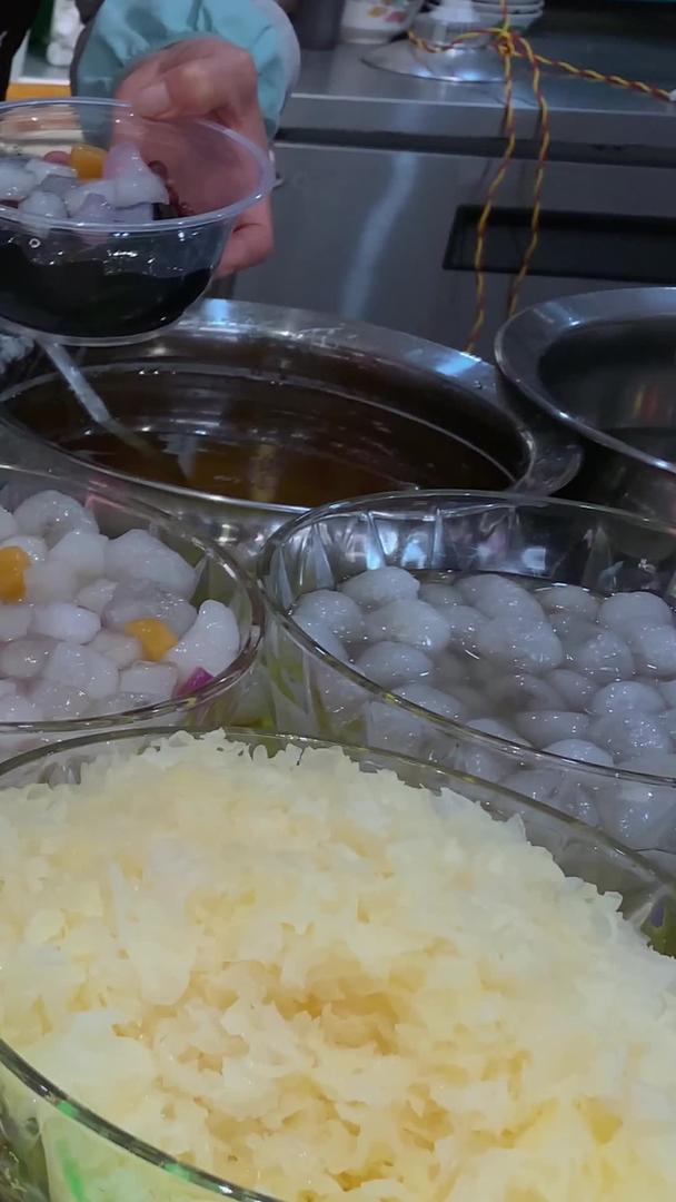 福建漳州美食小吃四果汤视频集合视频的预览图