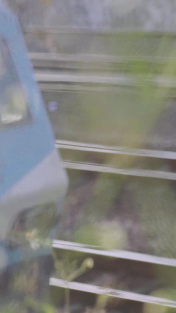 老绿皮火车实拍焦点变化老绿皮火车视频的预览图