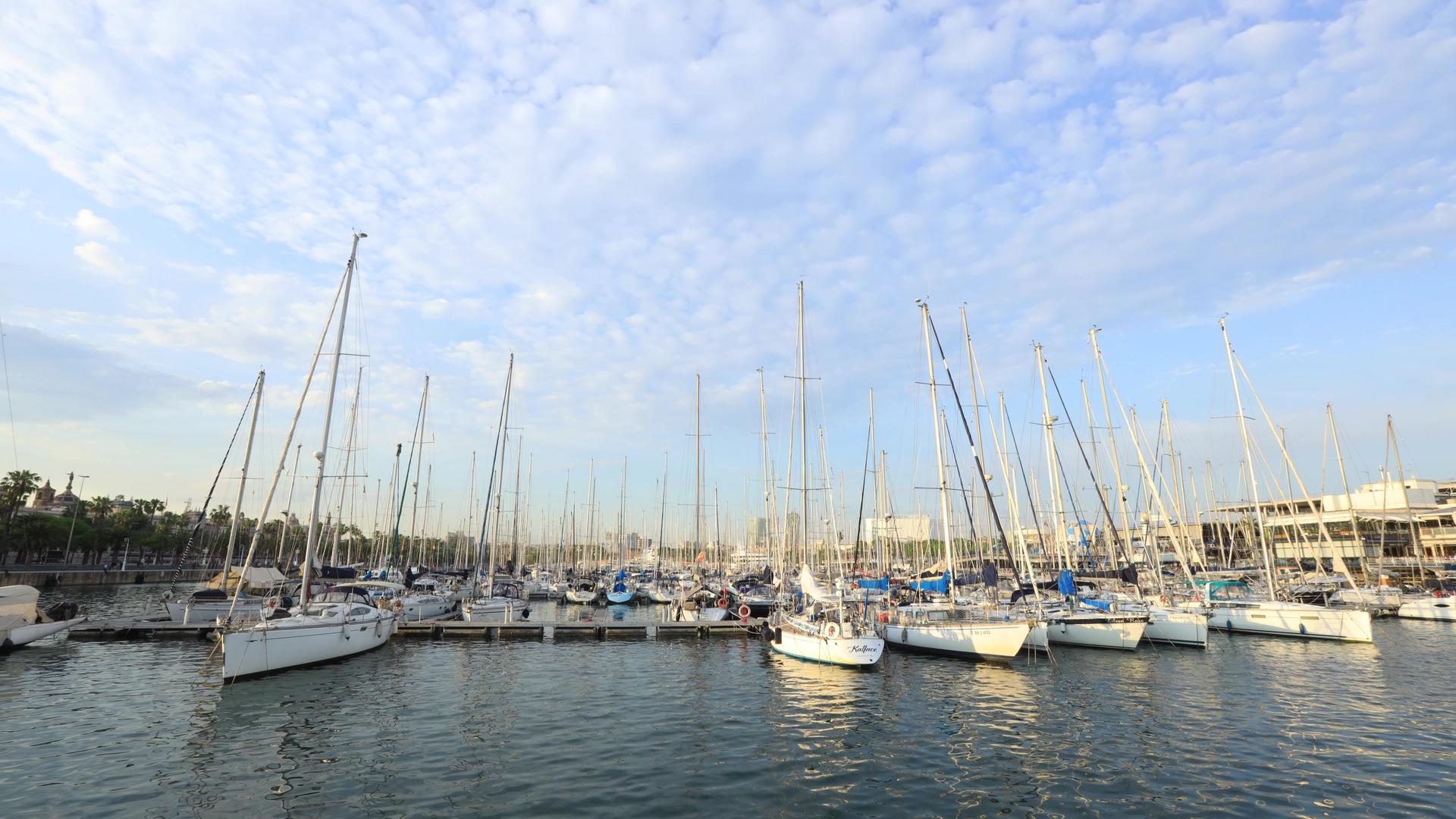 巴塞罗那港口帆船延时视频的预览图