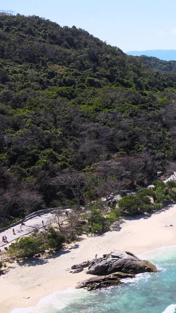 蜈支洲岛海滩海岸线航拍海南三亚5A景区海南视频的预览图
