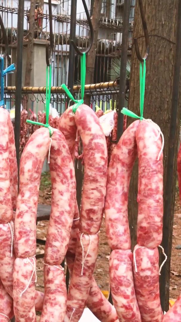 城市中式美食年货腊肠腊肉素材视频的预览图
