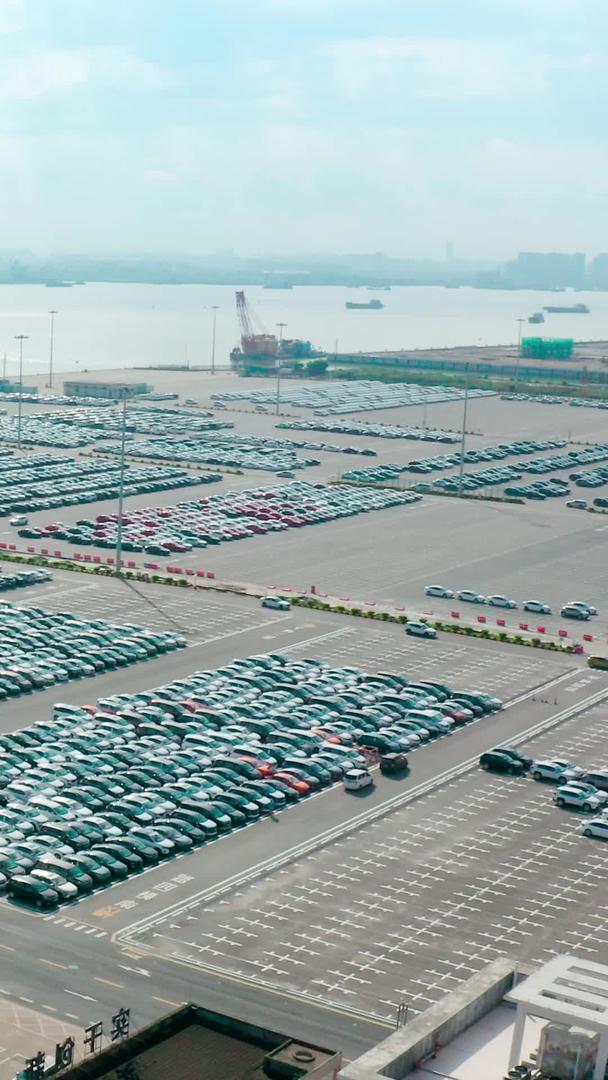 汽车货运码头金融贸易运输视频的预览图