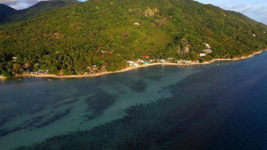 泰国帕岸岛的海边别墅酒店视频的预览图