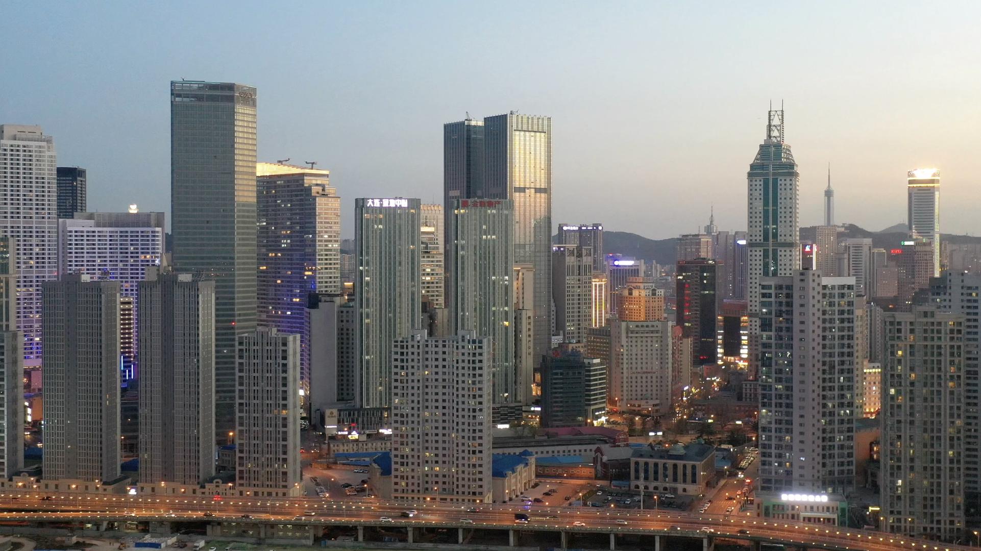 大连cbd城市风光夜景航拍4K视频视频的预览图
