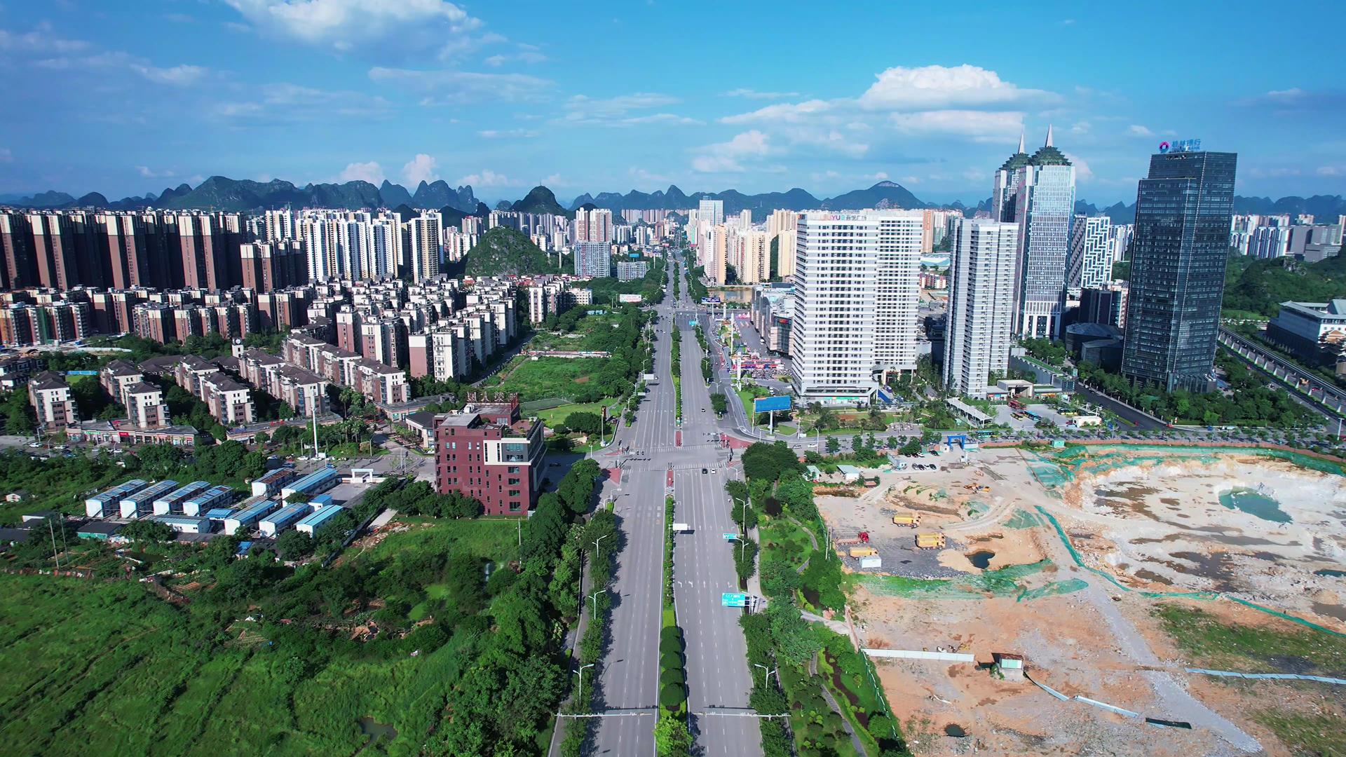 蓝天白云桂林临桂新区房产物业城市开发与建设航拍视频的预览图