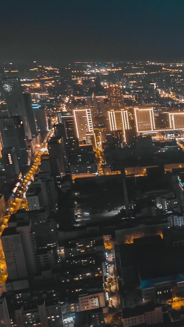 多片城市车流夜景天际线航拍延迟视频的预览图