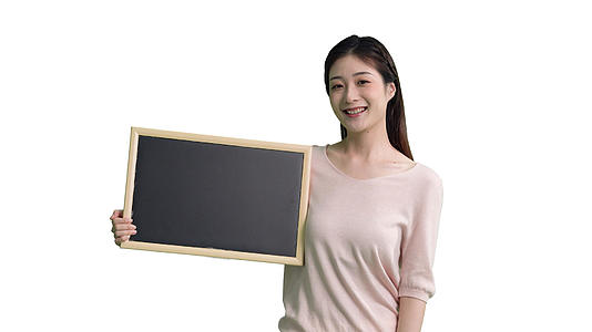 4k白底女性手拿黑板展示指示推荐视频的预览图