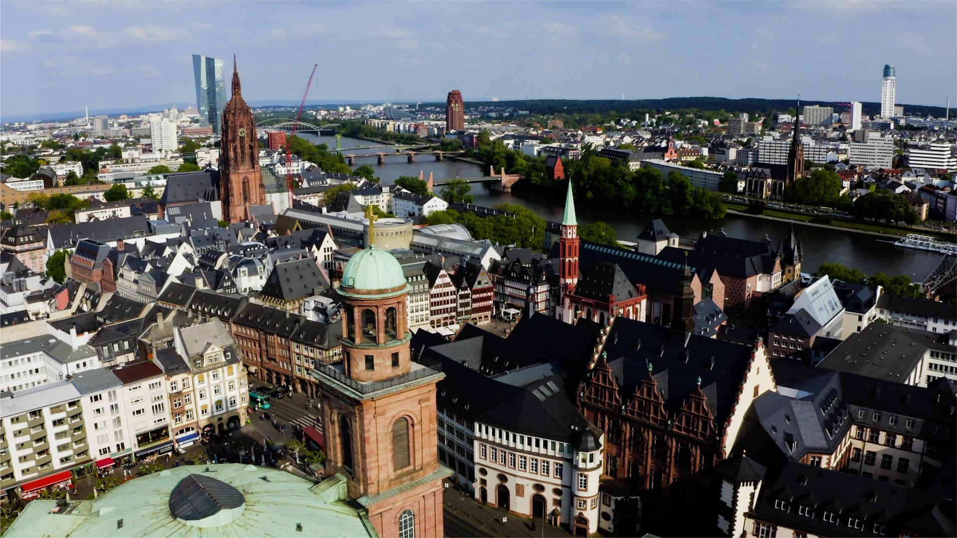 德国法兰克福市中心街景视频的预览图