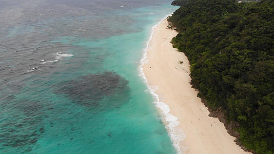 菲律宾长滩岛海岸边视频的预览图