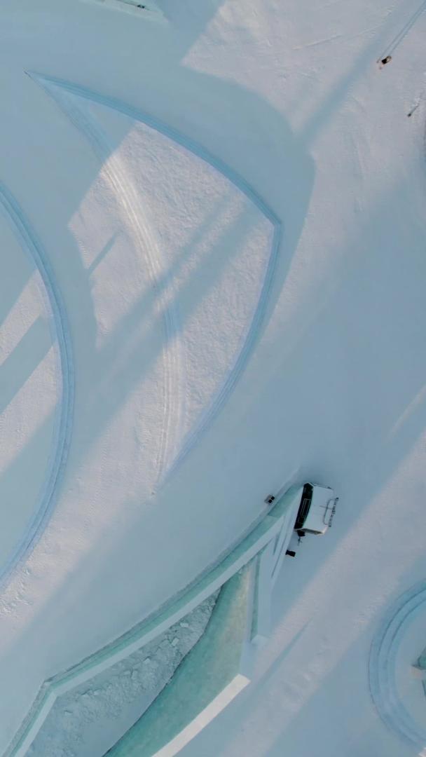哈尔滨冰雪世界冰雕鸟瞰视频的预览图