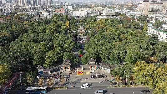 西安革命公园4k航拍视频的预览图