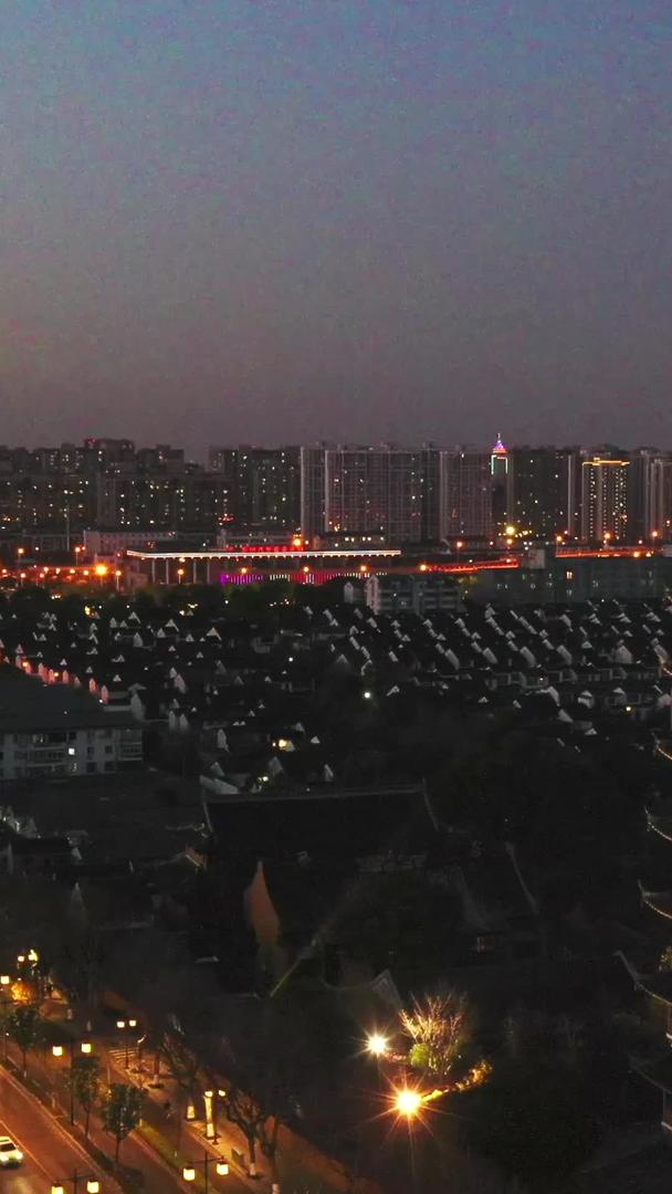 苏州北寺塔景点晚上航拍视频的预览图