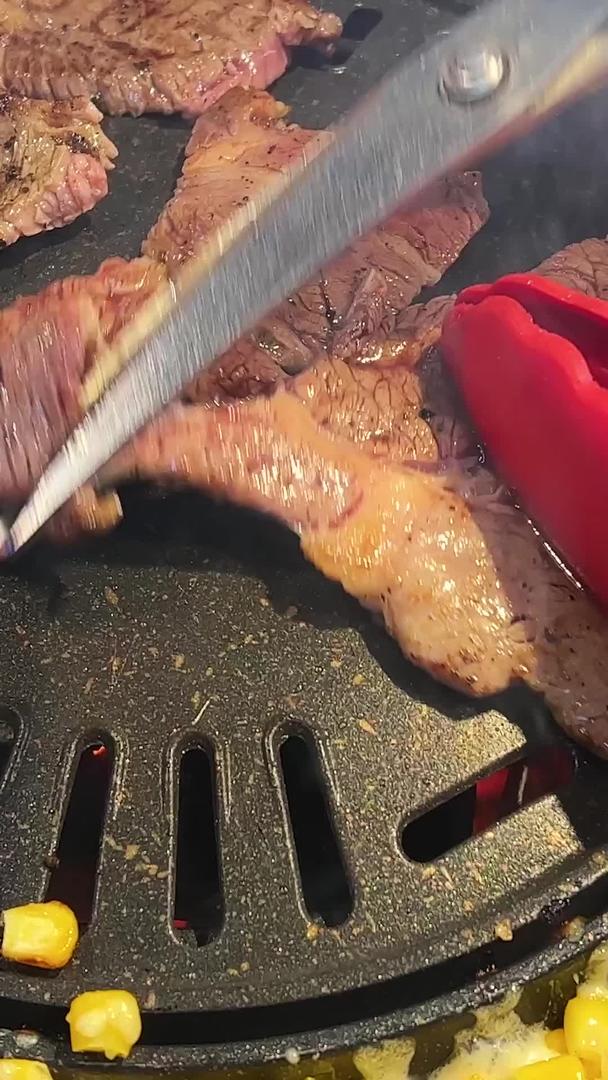 韩式烧烤特色餐饮美食素材视频的预览图