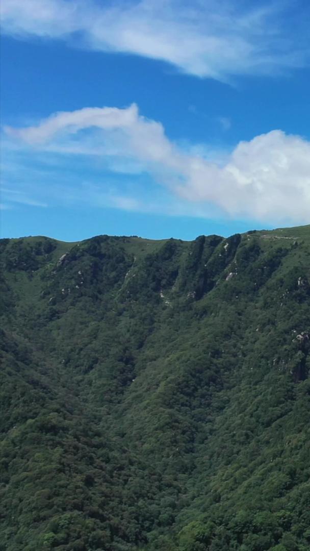 秦岭第二高峰山脉视频的预览图