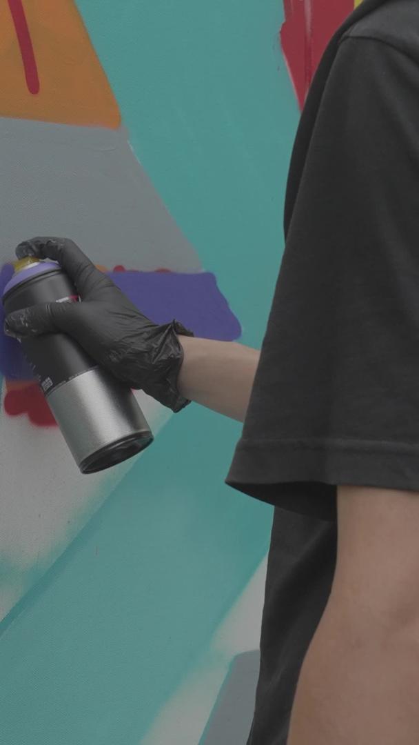 集合慢镜头升级拍摄城市街头文化艺术涂鸦墙素材视频的预览图