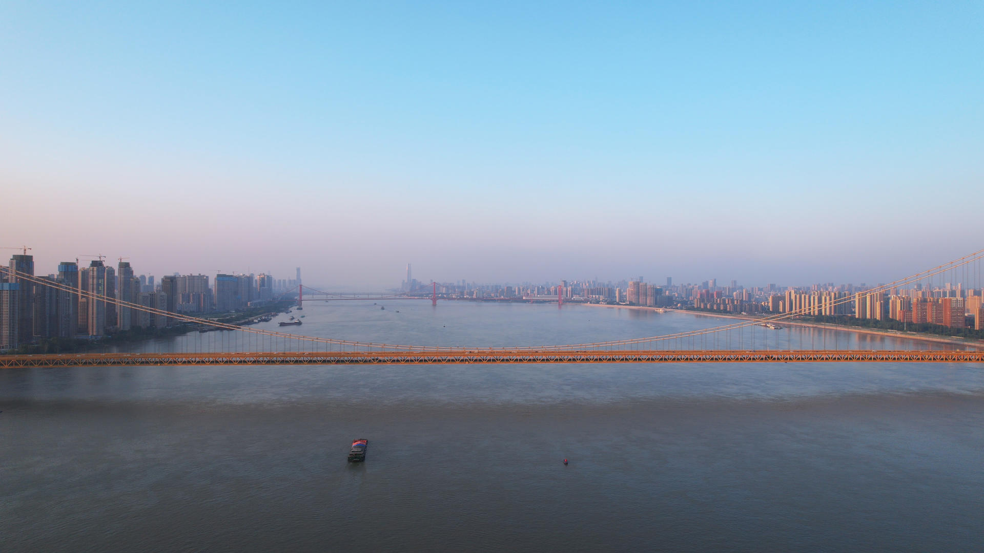航拍长江桥梁交通道路桥梁车流4k素材视频的预览图