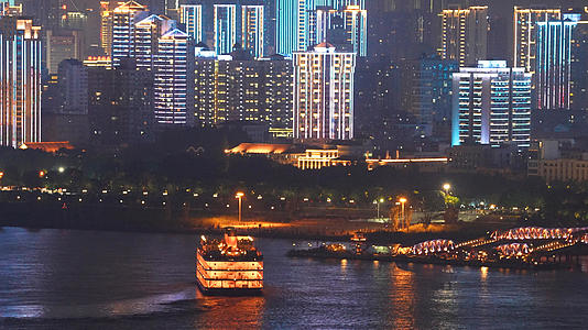 航拍城市节日灯光秀长江游轮靠岸夜景4k素材视频的预览图