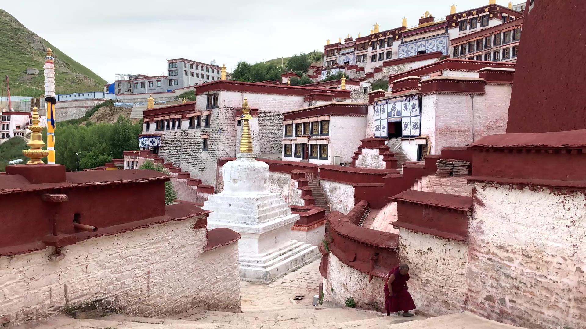藏传佛教圣甘丹寺视频合集视频的预览图
