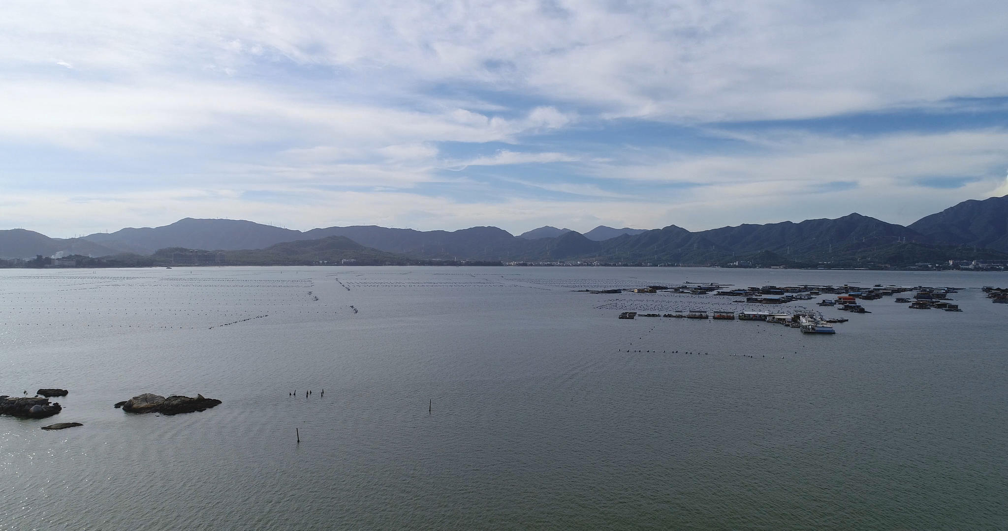 4k高清航拍深圳杨梅坑海景视频视频的预览图