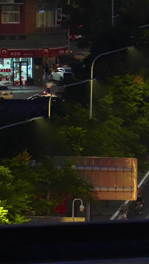 城市轨道立体交通堵塞街道拥挤道路夜景素材视频的预览图