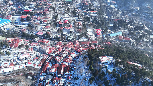 冬季旅游江西5A级网红庐山岭镇雪景4k素材视频的预览图
