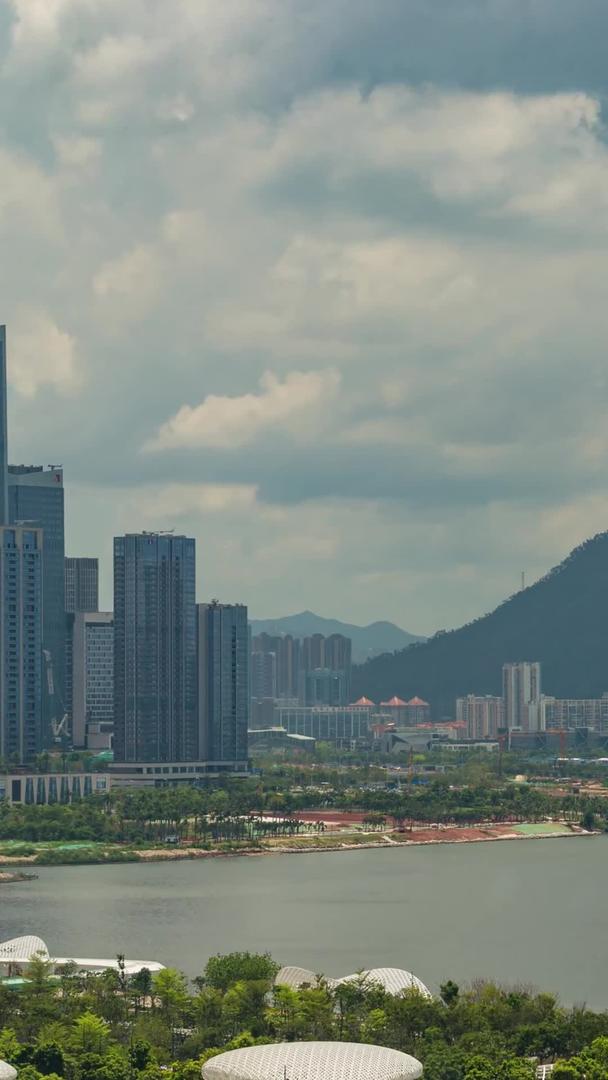 深圳市宝安中心前海湾摩天轮城市风景视频的预览图