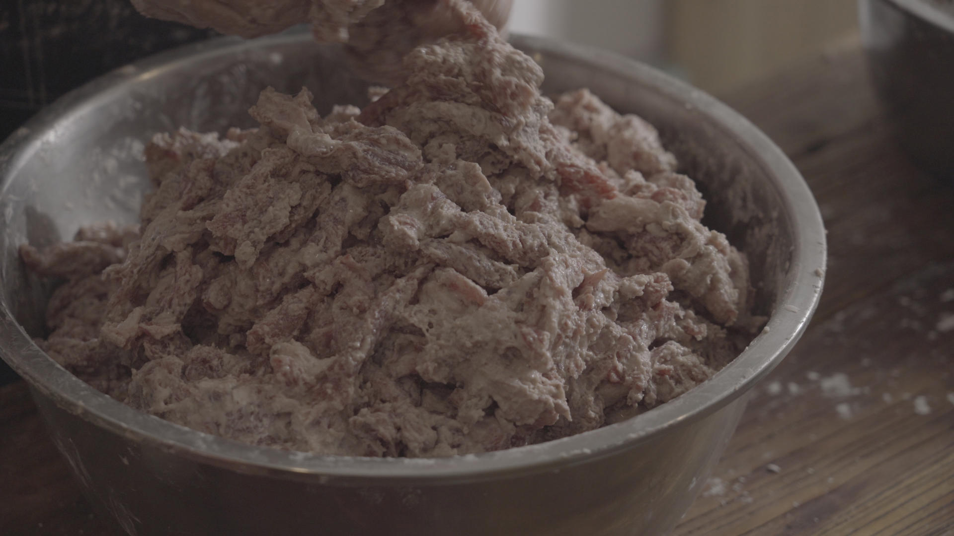 现炸小酥肉素材14视频的预览图
