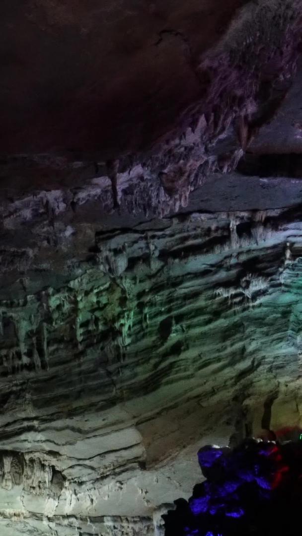 广东省清远连州地下河洞内实拍视频的预览图
