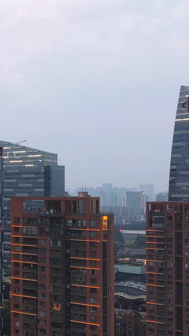 武汉最贵的商业住宅小区航拍风景城市武汉天地地产材料视频的预览图