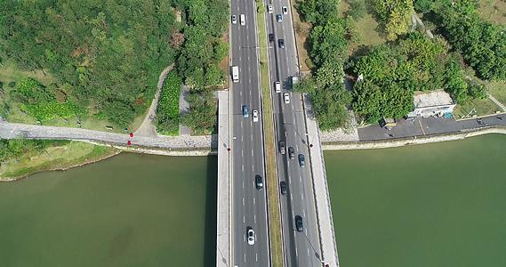深圳南山区沙河西路4K航拍视频的预览图