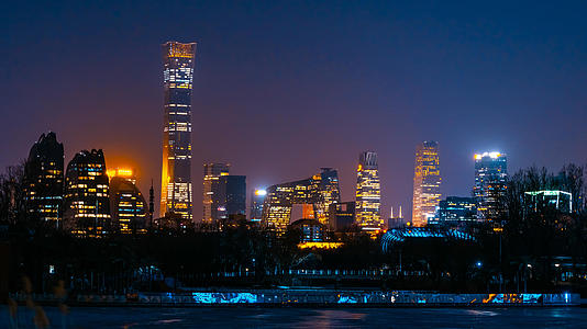 8K震撼延时北京朝阳公园远眺国贸核心区商务城市夜景视频的预览图