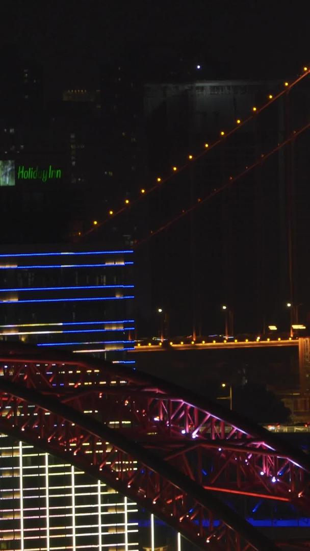 航拍城市夜景道路桥梁交通流量材料视频的预览图