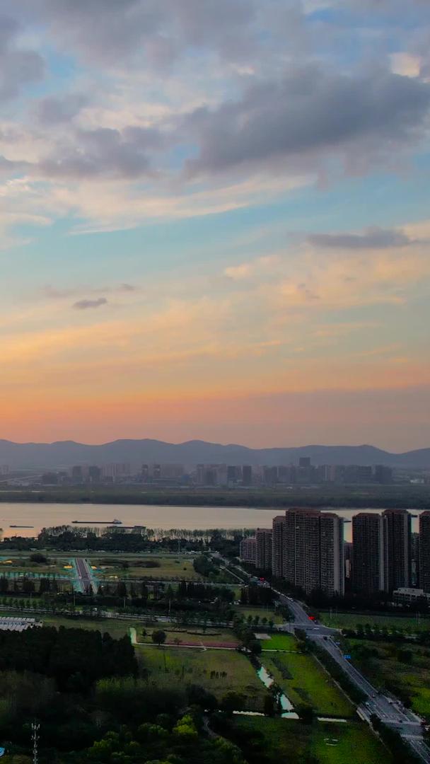 南京扬子江长江大桥南京第五大桥日落美景视频的预览图
