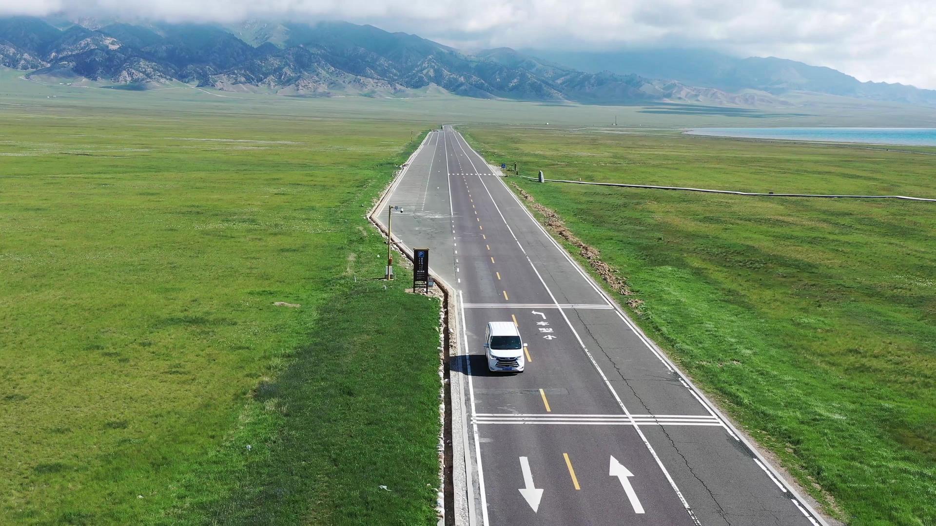 西藏独库公路4K航拍自驾游视频的预览图