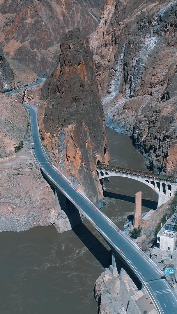 怒江大峡谷川藏线航拍视频的预览图